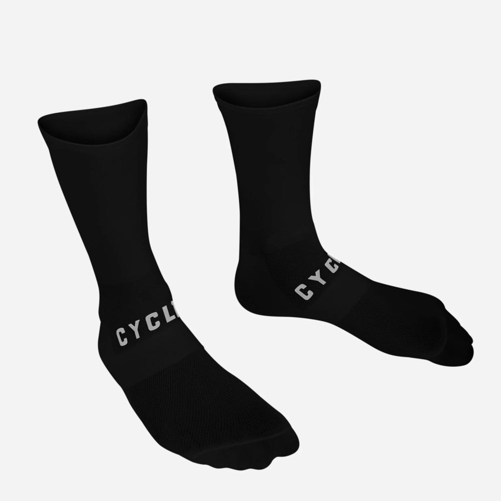 
                      
                        CYCLZ Rennrad Socken Weiss, Blau & Schwarz - Einheitsgrösse – Atmungsaktive und Schnelltrocknende Performance-Socken
                      
                    