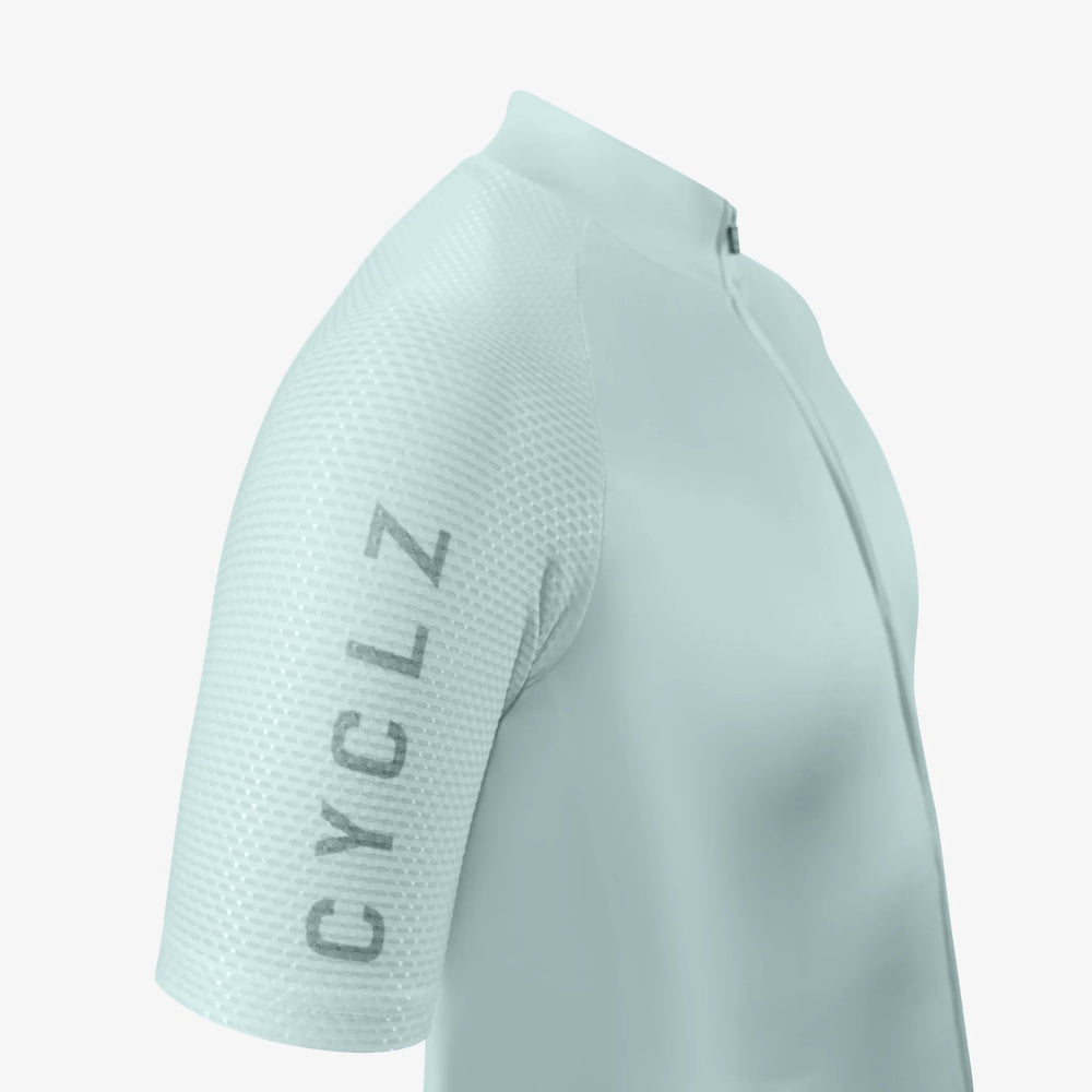 
                      
                        CYCLZ by Irena KollerCYCLZ® Damen Rennrad Set – Azure Trikot, Base Layer & Elegance Bib Shorts
                      
                    