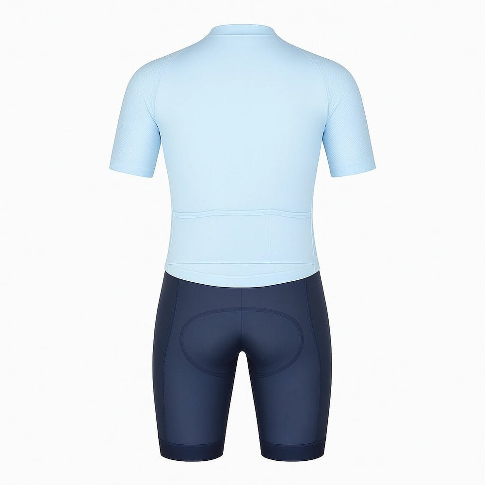 
                      
                        CYCLZ by Irena KollerCYCLZ® Damen Rennrad - Set „Light Blue Delight“ – Trikot und Bib - Shorts für Stil und Performance
                      
                    