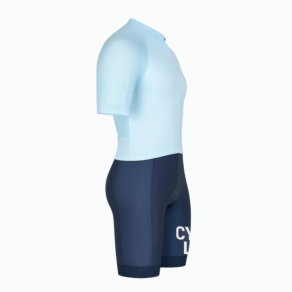 
                      
                        CYCLZ by Irena KollerCYCLZ® Damen Rennrad - Set „Light Blue Delight“ – Trikot und Bib - Shorts für Stil und Performance
                      
                    