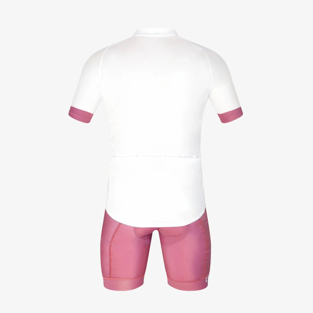 
                      
                        CYCLZ by Irena KollerCYCLZ® Damen Rennrad - Set: "White n' Purple" Trikot & "Purple Aspire" Bib Shorts – Femininer Stil & Performance
                      
                    