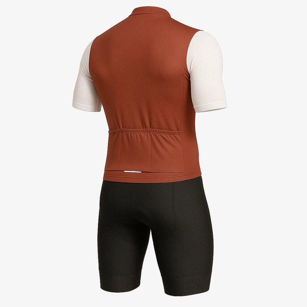 
                      
                        CYCLZ by Irena KollerCYCLZ® Rennrad - Set "Cadenzor" mit Trikot & "Breakaway" Bib Shorts – Perfektion für Fahrt mit Stil
                      
                    