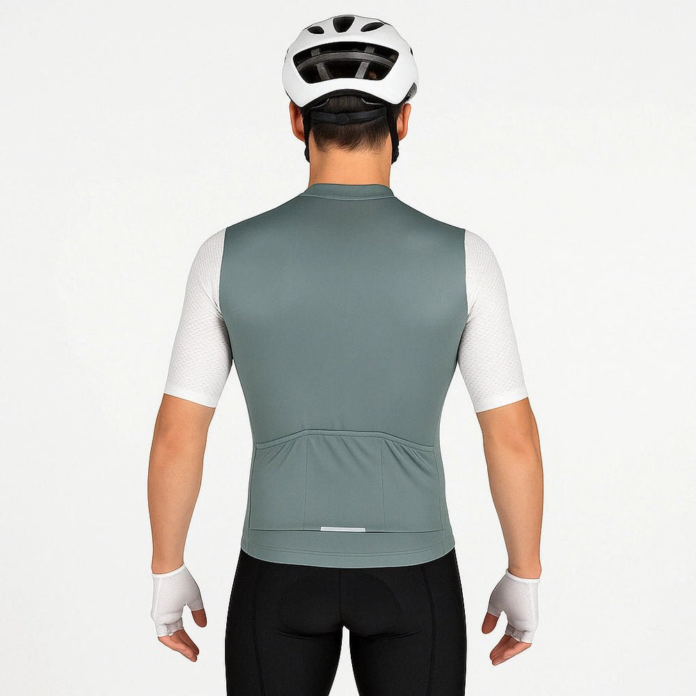 
                      
                        CYCLZ by Irena KollerCYCLZ® Rennvelo - Trikot Herren “Sprint Royale” – dunkelgrün, kurzarm, atmungsaktiv
                      
                    