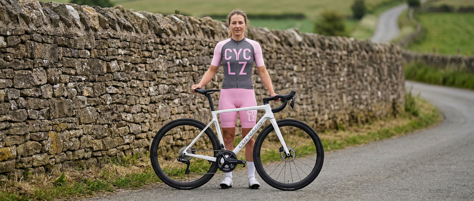 Ensemble vélo de course femme CYCLZ® rose - Maillot Sienna, cuissard AstraLace et sous-vêtement rechts
