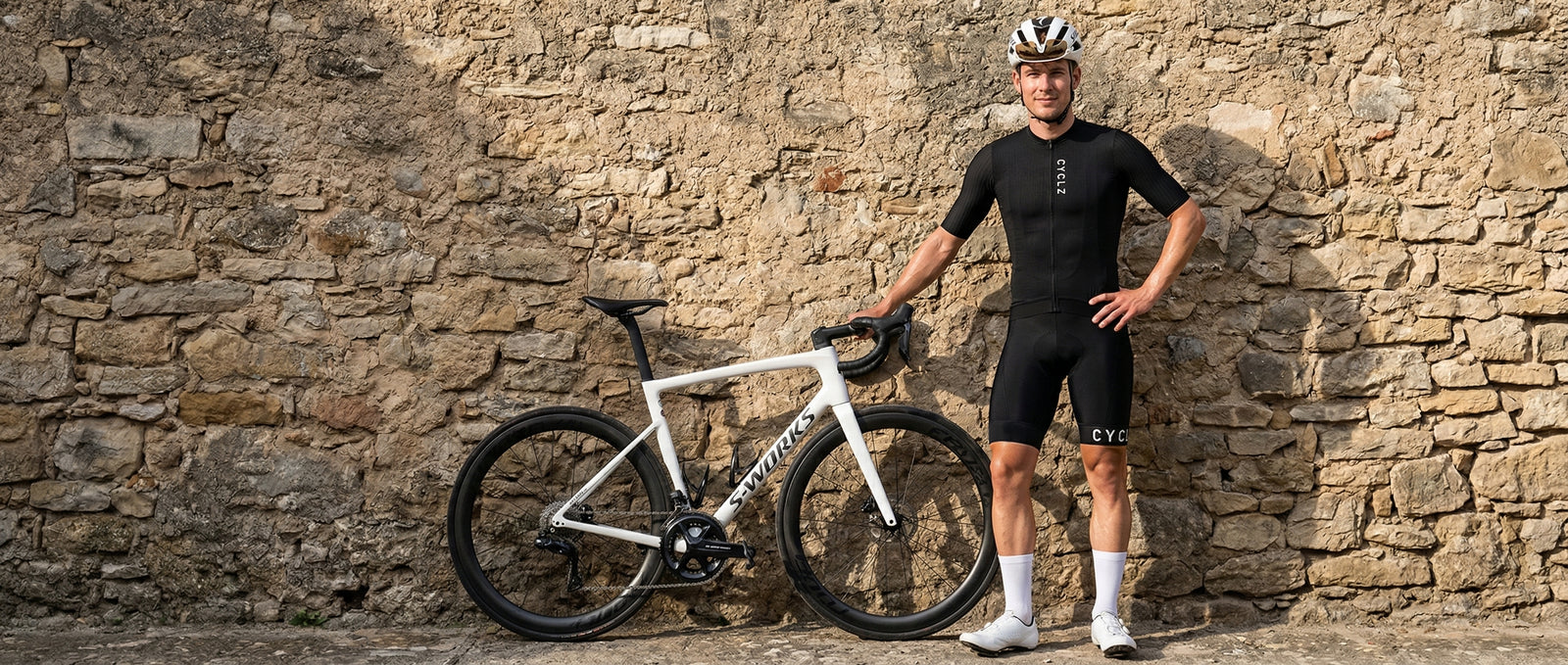 CYCLZ® Race-Cut Aero Rennrad Trikot Herren „Aero Shadow Ultralight“ Schwarz